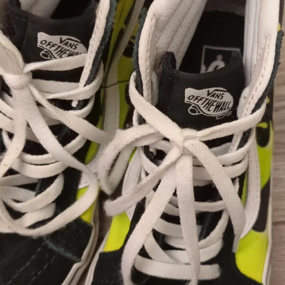 Vans - Picture 4 of 6